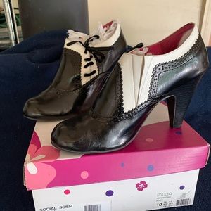 Social Science by Not Rated wing-tip style shoes